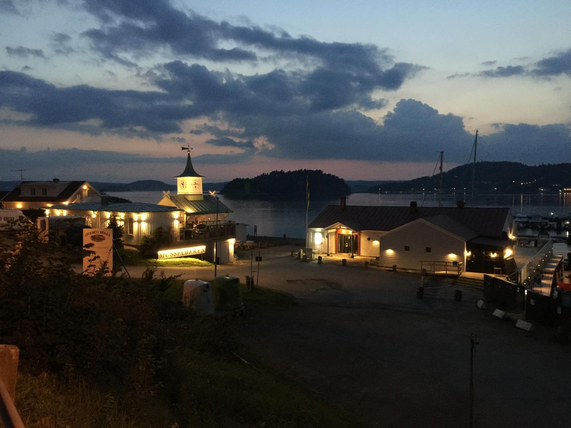 Lilla Saturnus Ljungskile Exterior foto